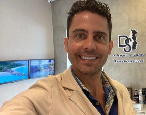Dr. Douglas de Siqueira o cirurgião dentista