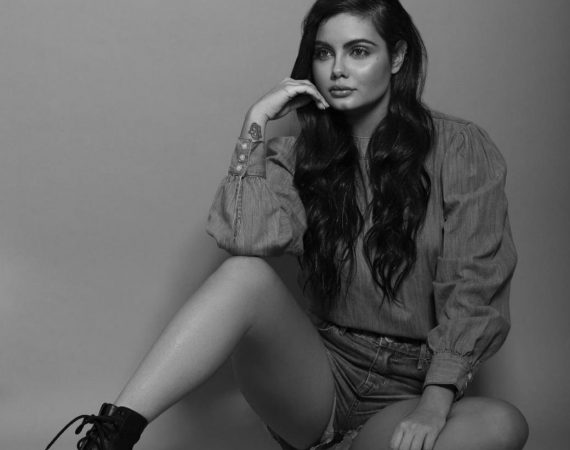 Júlia Paranhos