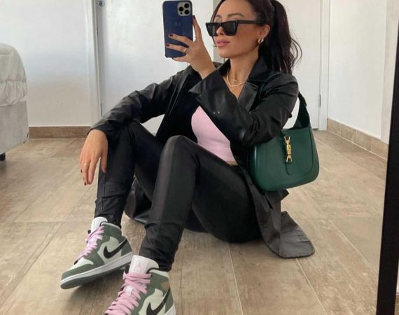 Sneaker