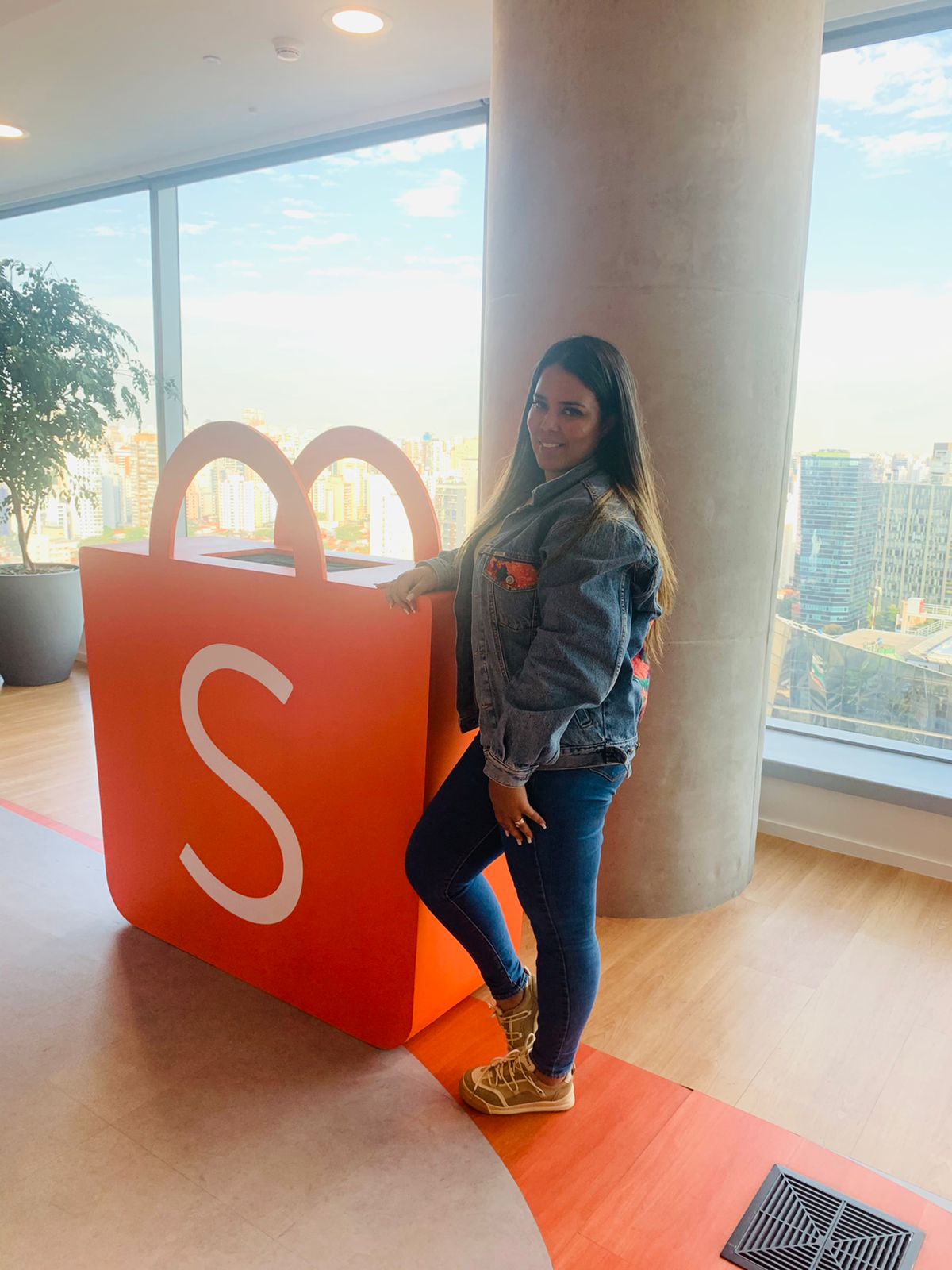 influencer Stephany Azevedo