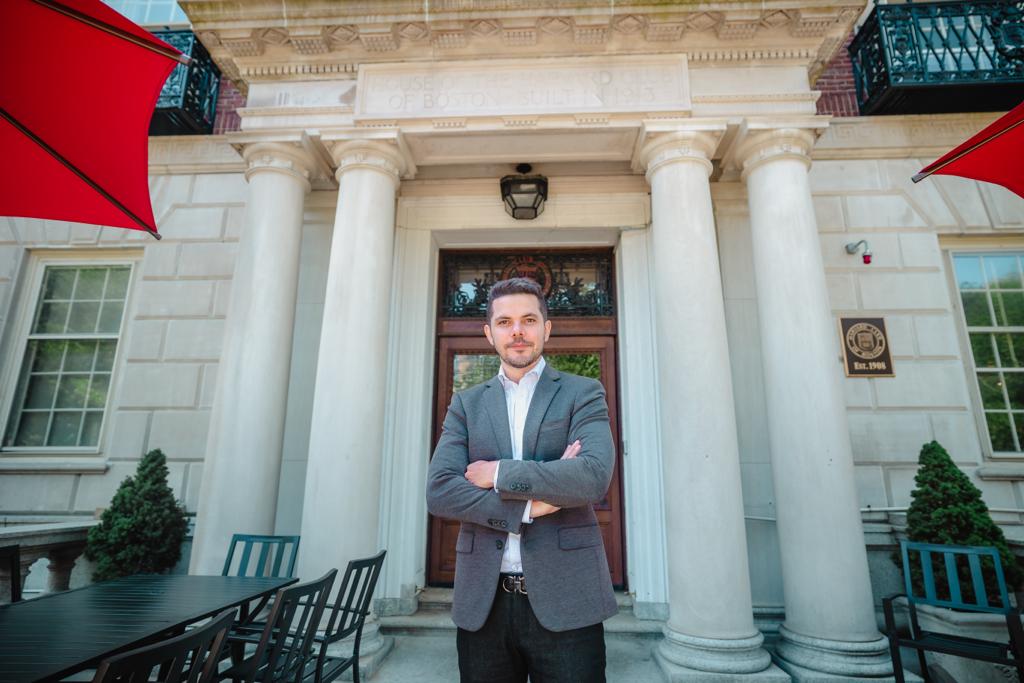 Dr. Adriano Oliveira